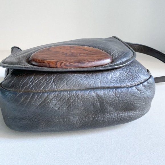 Vintage Dark Brown Leather Oval Unique Crossbody w Wood Detail - Picture 8 of 12